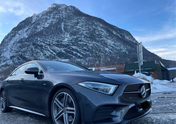 Mercedes-Benz CLS cena 300000 przebieg: 105700, rok produkcji 2018 z Góra małe 154